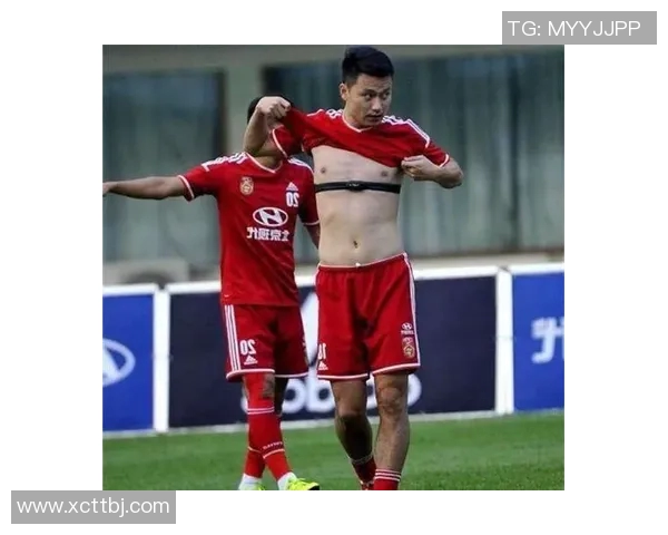 足球明星腹肌纹身图案女性专属设计与灵感分享