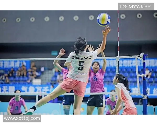 成都排球队在全国排球节奏排行榜中荣获第四名展现出强劲实力与团队默契